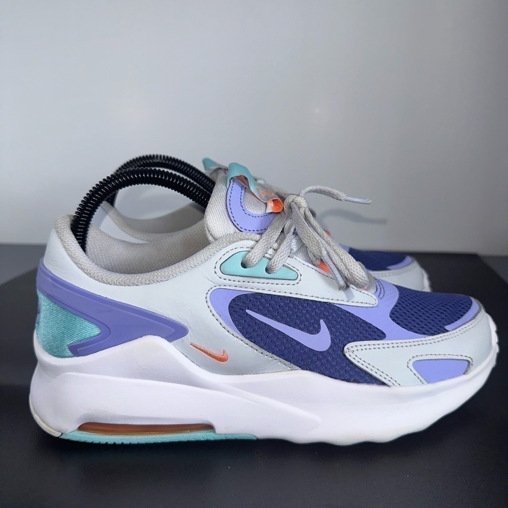 Nike Air Max Bolt Women’s Sneaker Dk Purple Dust/Light Thistle Size: 6Y